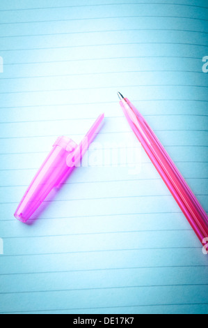 Recharge bille sur un PC portable. Banque D'Images