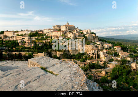 Village de Gordes, Luberon, Vaucluse, France, Europe Banque D'Images