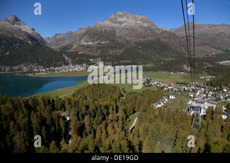 Surlej, Suisse, vue depuis le téléphérique de Corvatsch aux montagnes Bernina Banque D'Images