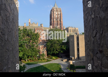 Campus de l'université de Yale. Résidentiel Morse collège invisible. Hall d'études supérieures dans la tour au milieu. Banque D'Images