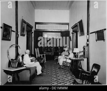 Cette photographie montre la maison considérée comme la meilleure de Harmony Community, dans le comté de Putnam, en Géorgie, toujours occupée au moment de la photographie, offrant un aperçu de la vie rurale dans l'Amérique du début du XXe siècle. Banque D'Images