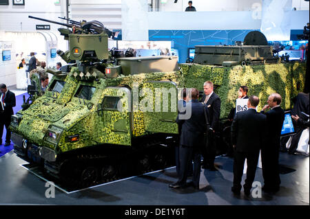 Londres, Royaume-Uni - 10 septembre 2013 : personnes visitent l'édition 2013 de DSEI à Excel London, le premier événement de la défense et de la sécurité. Credit : Piero Cruciatti/Alamy Live News Banque D'Images