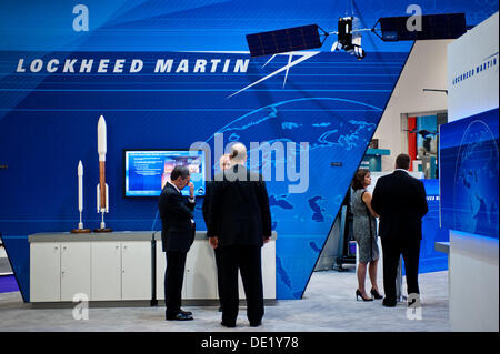 Londres, Royaume-Uni - 10 septembre 2013 : les visiteurs au cours de l'édition 2013 de DSEI à Excel London, le premier événement de la défense et de la sécurité. Credit : Piero Cruciatti/Alamy Live News Banque D'Images