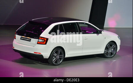 Francfort, Allemagne. Sep 9, 2013. Fabricant de voiture Volkswagen présente le newSkoda Spaceback rapide avant le prochain IAA - Frankfurt Motor Show à l'Ballsporthalle à Francfort, Allemagne, le 9 septembre 2013. Photo : Uli Deck/dpa/Alamy Live News Banque D'Images