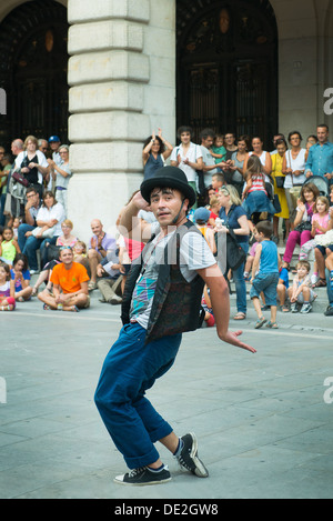 Les artistes de rue montrent à Udine Banque D'Images