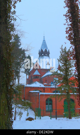 Dans la forêt de l'église Banque D'Images