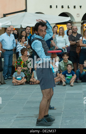 Les artistes de rue montrent à Udine Banque D'Images