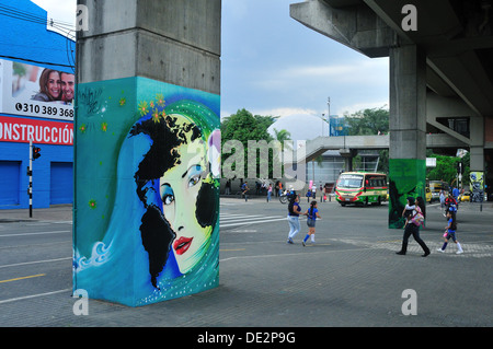 Près de PLANETARIO Graffiti à Medellin .Département d'Antioquia. Colombie Banque D'Images