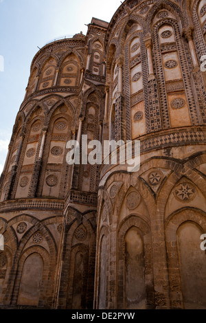 Cathédrale de Monreale. Ornements arabesques à l'arrière les absides à Monreale dans la province de Palerme, en Sicile. Banque D'Images