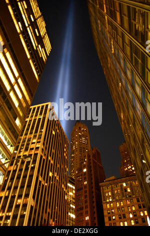 New York, USA. 10e Août, 2013. Rendre hommage à la lumière comme vu à partir de Manhattan. Crédit : Christopher Penler/Alamy Live News Banque D'Images