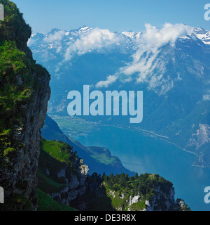 Vue sur le lac de Lucerne, Fronalpstock Les Alpes suisses, la Suisse. Banque D'Images