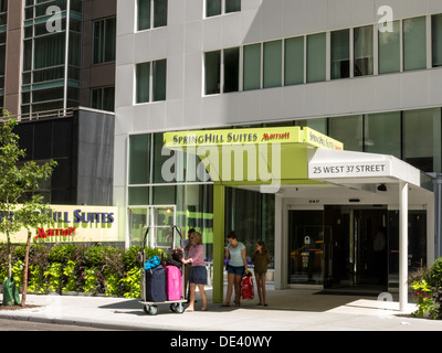 L'établissement SpringHill Suites by Marriott sur West 37th Street, NEW YORK CITY Banque D'Images