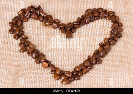 Les grains de café. Coeur de grains de café Banque D'Images