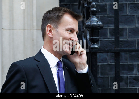 Jeremy Hunt MP Secrétaire d'État à la santé participe à la réunion hebdomadaire du cabinet à No:10 Downing Street Banque D'Images