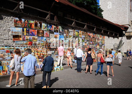 Peintures à vendre à Florian Gate (Brama Florianska), Cracovie, Pologne Banque D'Images