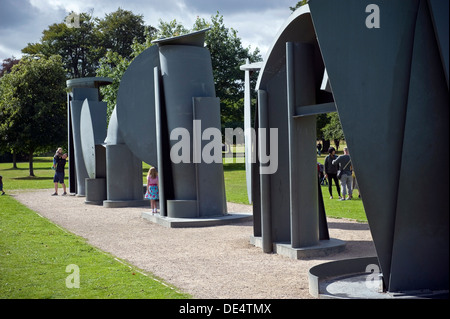 Travailler par Sir Anthony Caro au Yorkshire Sculpture Park Banque D'Images