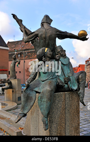 Statues sur la bien Gauklerbrunnen par artiste Harro Frey, Gruener Markt, quartier historique, Fürth, Moyenne-franconie Banque D'Images