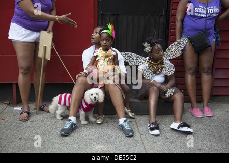 Les Indiens de l'Ouest, des Caraïbes Kiddies Parade & Festival, tenu le samedi précédant la fête du Travail West Indian Parade à Brooklyn, NY Banque D'Images