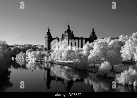 Schloss Johannisburg castle sur les rives du Main, Aschaffenburg, Hesse Banque D'Images