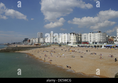 Voir l'arrière de la plage de la jetée de Brighton Brighton East Sussex England Banque D'Images