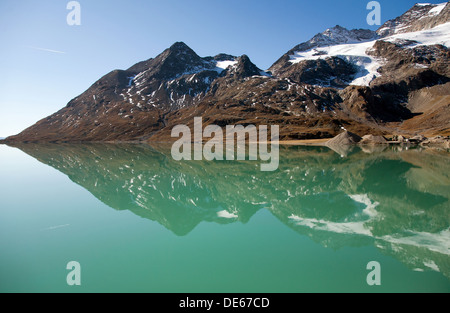 Ospizio Bernina, la Suisse, l'avis de la sur le Lago Bianco Banque D'Images