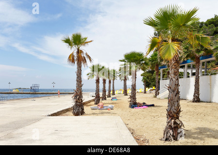 Zelena, Croatie, les baigneurs sur la plage Zelena Banque D'Images