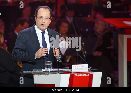 Leipzig, Allemagne, François Hollande dans le Gewandhaus à la cérémonie 150 ans SPD Banque D'Images