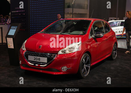 Francfort, Allemagne. 12e Août, 2013. Salon international de l'automobile de Francfort (IAA) 2013. Peugeot 208 Crédit : Alexey Zarubin/Alamy Live News Banque D'Images