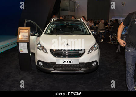 Francfort, Allemagne. 12e Août, 2013. Salon international de l'automobile de Francfort (IAA) 2013. Peugeot 2008 Crédit : Alexey Zarubin/Alamy Live News Banque D'Images