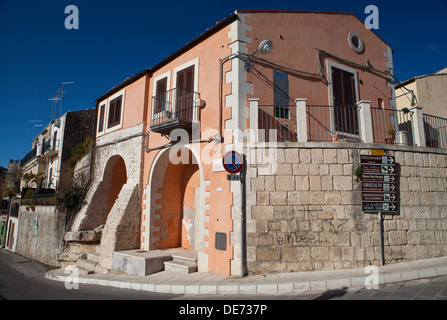 Une maison typique de Ragusa Ibla à Ragusa dans la province de Raguse, en Sicile. Banque D'Images