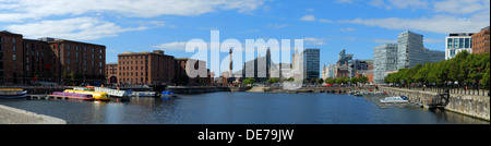 L'Angleterre, Liverpool, vue de l'Albert Docks vers la ville Banque D'Images