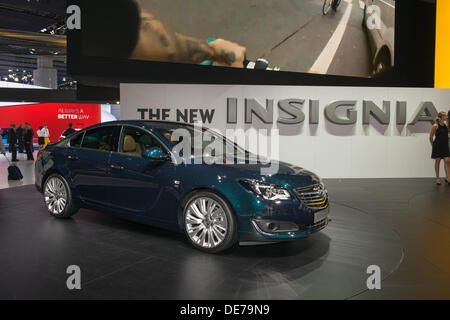 Francfort, Allemagne. 12e Août, 2013. Salon international de l'automobile de Francfort (IAA) 2013. Nouvelle Opel Insignia - Première mondiale Crédit : Alexey Zarubin/Alamy Live News Banque D'Images