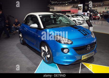 Francfort, Allemagne. 12e Août, 2013. Salon international de l'automobile de Francfort (IAA) 2013. ADAM Opel Crédit : Alexey Zarubin/Alamy Live News Banque D'Images