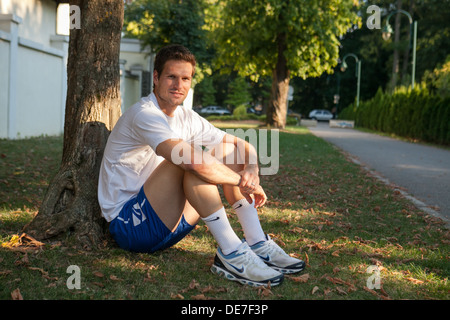 Footballeur bosniaque Asmir Begovic, qui joue comme gardien de but pour le club de Premier League Stoke City et la Bosnie et Herzégovine Banque D'Images