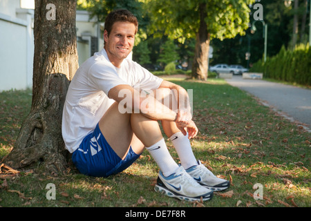 Footballeur bosniaque Asmir Begovic, qui joue comme gardien de but pour le club de Premier League Stoke City et la Bosnie et Herzégovine Banque D'Images