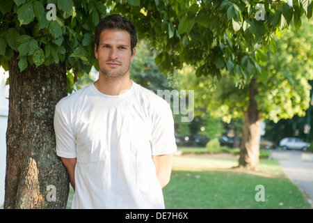 Footballeur bosniaque Asmir Begovic, qui joue comme gardien de but pour le club de Premier League Stoke City et la Bosnie et Herzégovine Banque D'Images