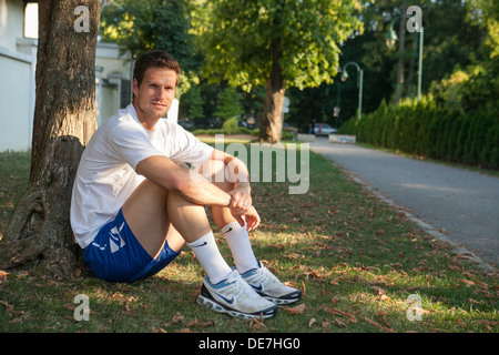 Footballeur bosniaque Asmir Begovic, qui joue comme gardien de but pour le club de Premier League Stoke City et la Bosnie et Herzégovine Banque D'Images