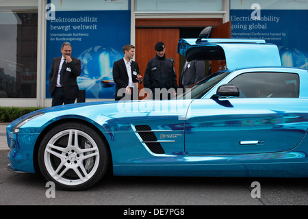 Berlin, Allemagne, une Mercedes SLS AMG Coupé Electric Drive Banque D'Images