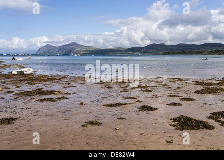 Sur le Porth Dinllaen llyn peninsula dans Gwynedd au nord du Pays de Galles. Au loin l'an Eifl montagnes. La péninsule de Lleyn Nefyn Banque D'Images