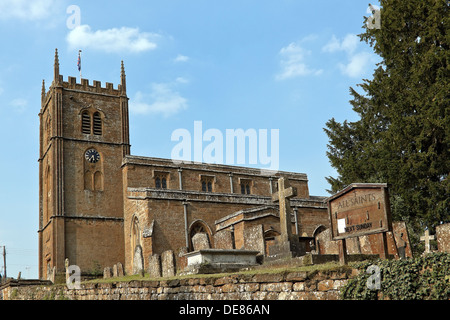 All Saints Church, une église paroissiale du 14ème siècle, Wroxton, Oxfordshire, Angleterre, Grande-Bretagne. Banque D'Images