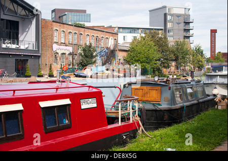 East End Londres Hackney Wick couper l'Île Poisson Rivière Lee vieille Ford Lock Hertford Union Canal péniches barges bateaux de plaisance Springwood Shirlee Banque D'Images