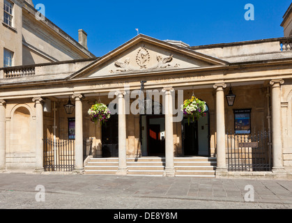 Rois et Reines Baignoire WC séparés baignoire Entrée Rue Somerset England UK GB EU Europe Banque D'Images