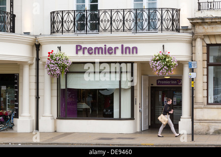 L'extérieur de l'hôtel Premier Inn à Royal Leamington Spa, Warwickshire. Banque D'Images