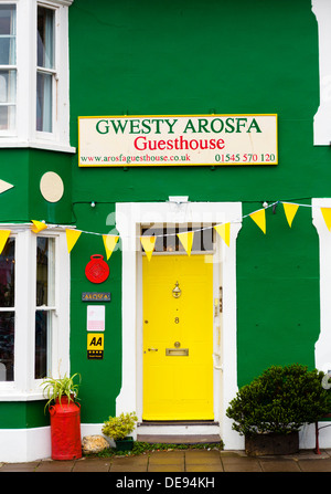 Maison d'hôtes locale traditionnelle dans le village balnéaire de Aberaeron, Ceredigion, pays de Galles, Royaume-Uni Banque D'Images