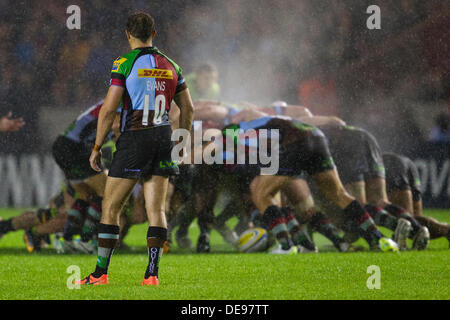 Londres, UK - Vendredi 13 septembre 2013. Au cours de l'action l'Aviva Premiership match joué au stade de Twickenham Stoop, London Crédit : Graham Wilson/Alamy Live News Banque D'Images