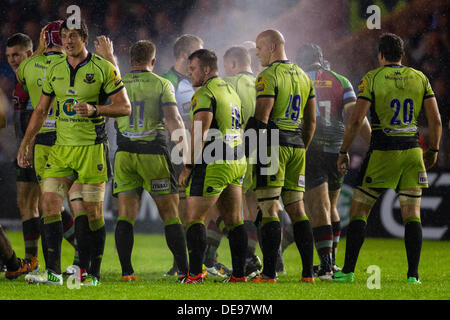 Londres, UK - Vendredi 13 septembre 2013. Les Northampton Saints pack lors d'une pause dans le jeu. Au cours de l'action l'Aviva Premiership match joué au stade de Twickenham Stoop, London Crédit : Graham Wilson/Alamy Live News Banque D'Images