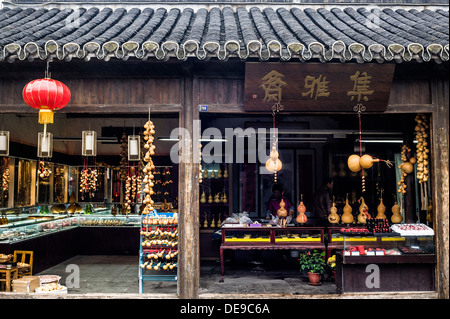 La boutique de souvenirs à Dongguan, rue de la Chine - Yangzhou Banque D'Images