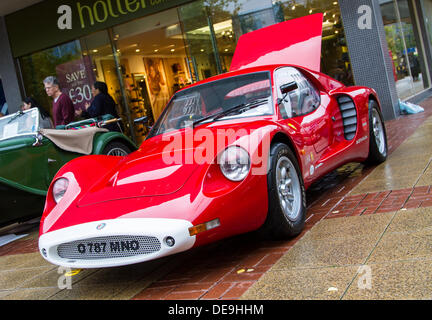 Solihull, Royaume-Uni . 14e Août, 2013. Classic Car Show à Mell Square à Solihull Royaume-uni divers classic cars sur show Crédit : Steven re/Alamy Live News Banque D'Images