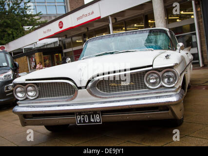 Solihull, Royaume-Uni . 14e Août, 2013. Classic Car Show à Mell Square à Solihull Royaume-uni divers classic cars sur show Crédit : Steven re/Alamy Live News Banque D'Images