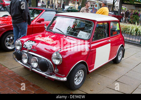 Solihull, Royaume-Uni . 14e Août, 2013. Classic Car Show à Mell Square dans Solihiull UK divers classic cars sur show Crédit : Steven re/Alamy Live News Banque D'Images